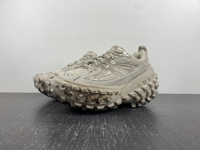 BALCIA DEFENDER SNEAKER