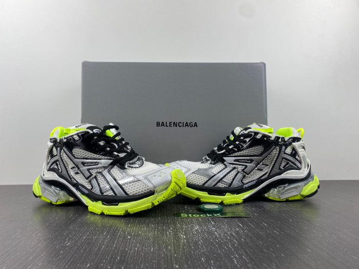 BALCIA RUNNER SNEAKER