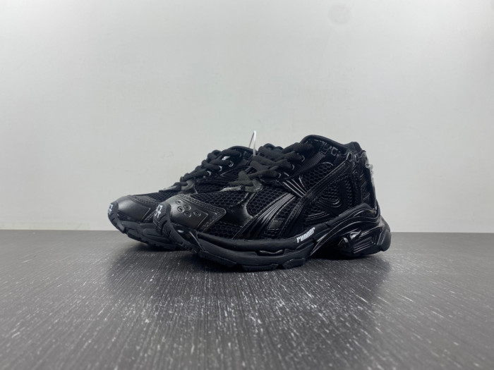 BALCIA RUNNER SNEAKER