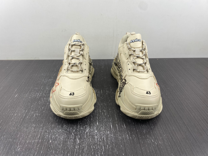 BALCIA TRIPLE S SNEAKER