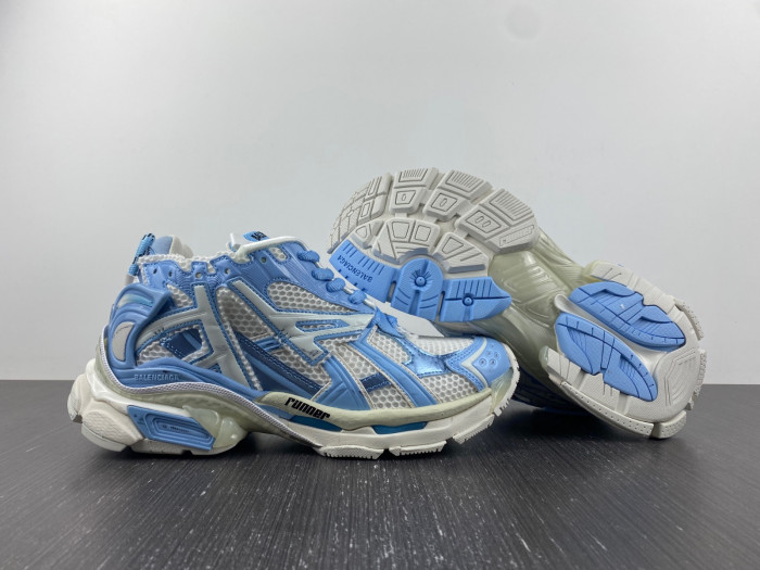 BALCIA RUNNER SNEAKER