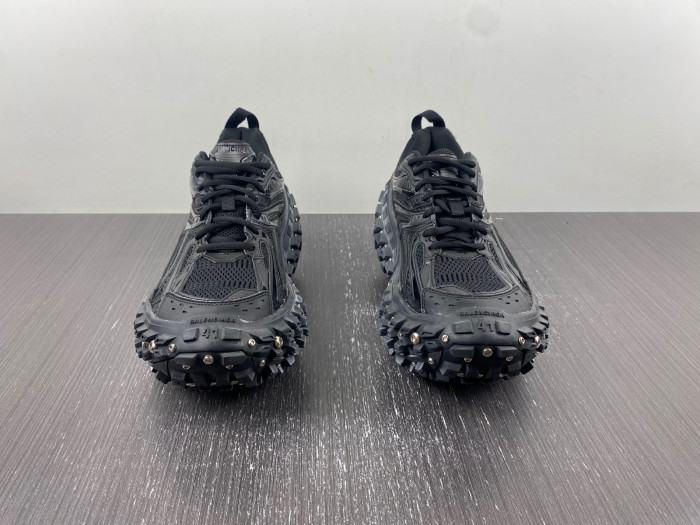 BALCIA DEFENDER SNEAKER