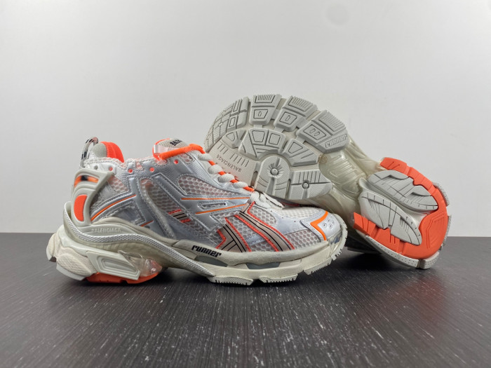 BALCIA RUNNER SNEAKER