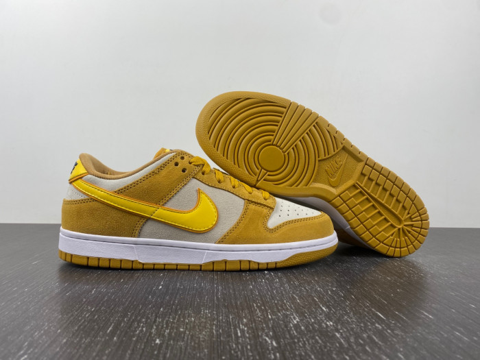 Nike Dunk Low WMNS "Gold Suede" DV7411-200