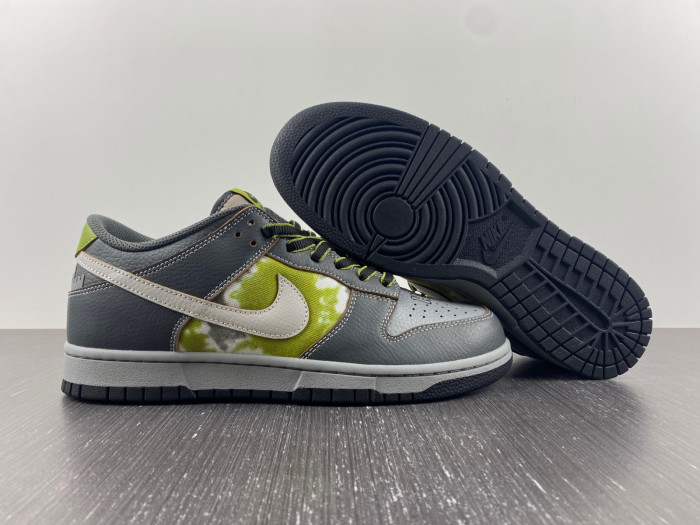 Nike SB Dunk Low HUF Wait, What!? (Friends and Family) FD8775-002