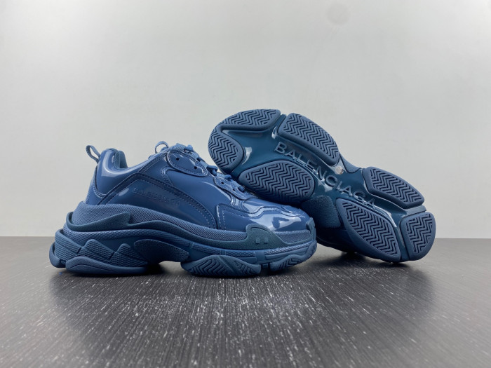 BALCIA TRIPLE S SNEAKER