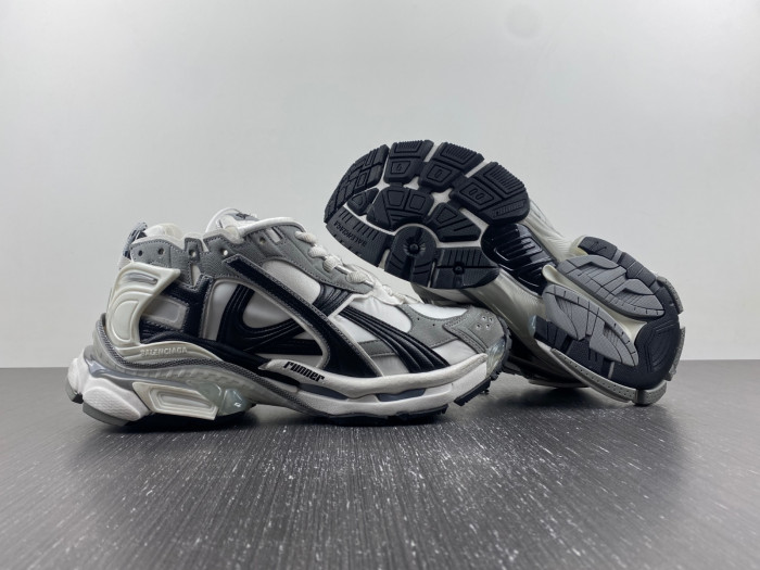 BALCIA RUNNER SNEAKER