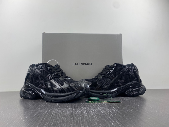 BALCIA RUNNER SNEAKER