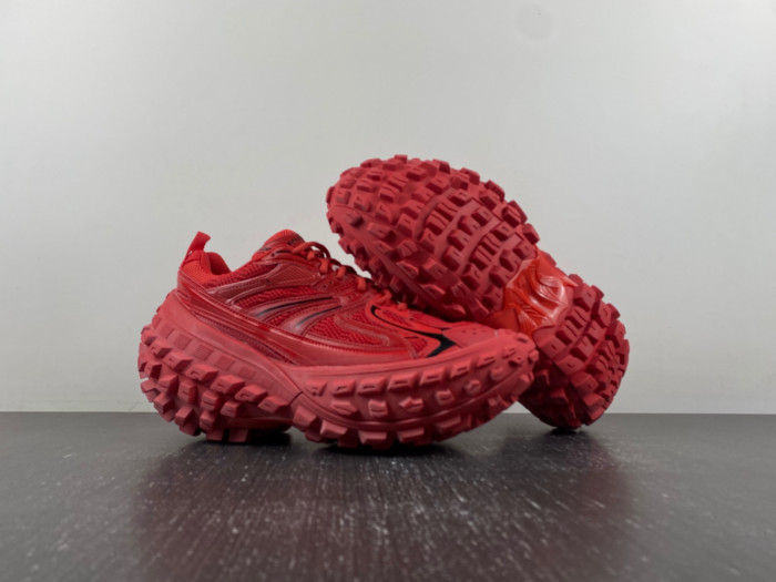 BALCIA DEFENDER SNEAKER