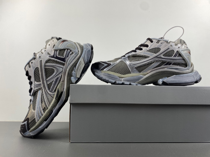 BALCIA RUNNER SNEAKER