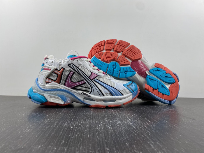BALCIA RUNNER SNEAKER