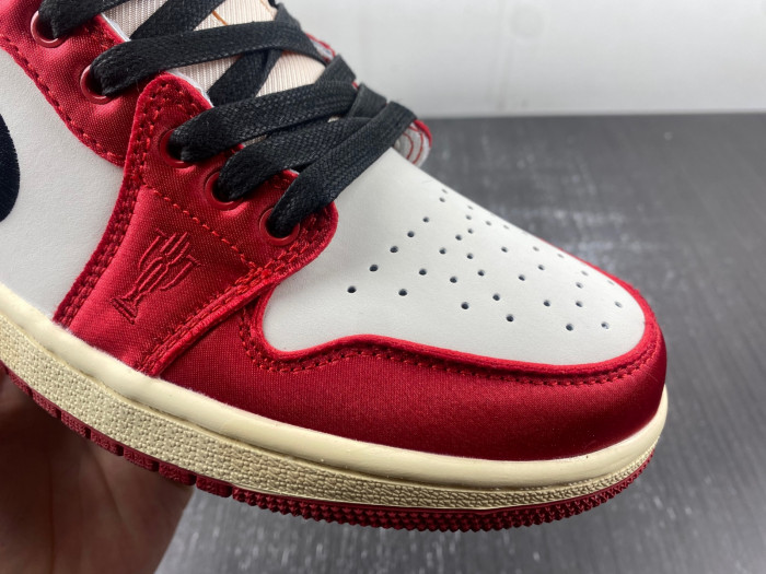 Trophy Room x Air Jordan 1 Low OG "Home" FN0432-017