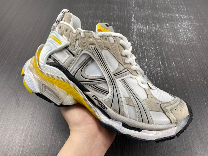 BALCIA RUNNER SNEAKER