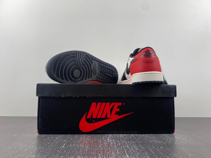 Paris Saint-Germain x Air Jordan 1 Low OG HF8828-100