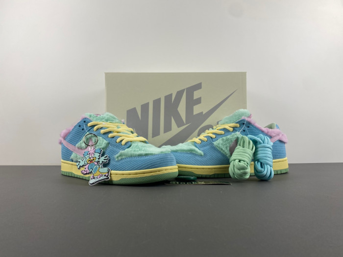 Nike x Verdy SB Dunk Low 