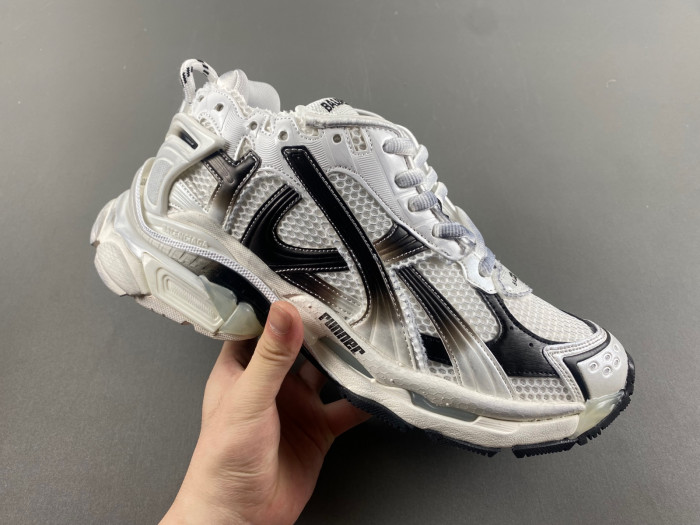 BALCIA RUNNER SNEAKER