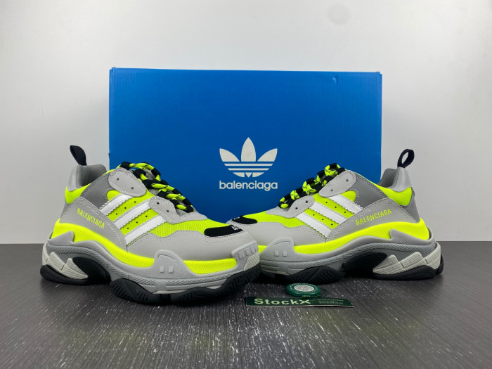 BALCIA TRIPLE S SNEAKER