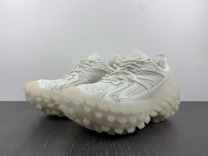 BALCIA DEFENDER SNEAKER