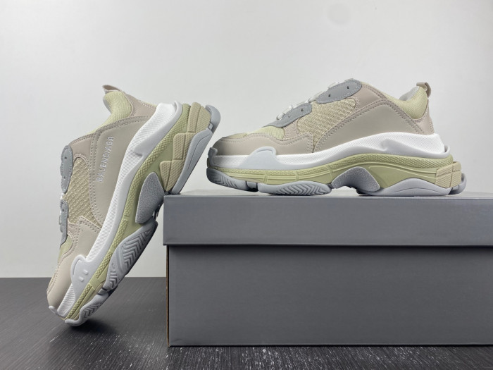 BALCIA TRIPLE S SNEAKER