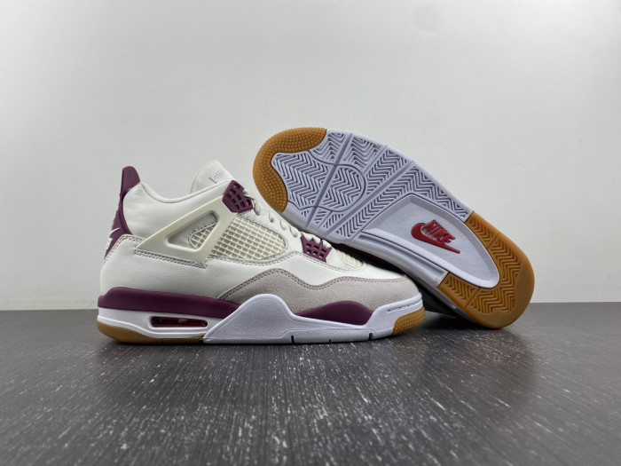 NIKE SB X AIR JORDAN 4 DR5415-102
