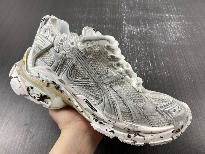 BALCIA RUNNER SNEAKER