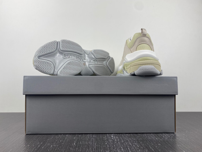 BALCIA TRIPLE S SNEAKER