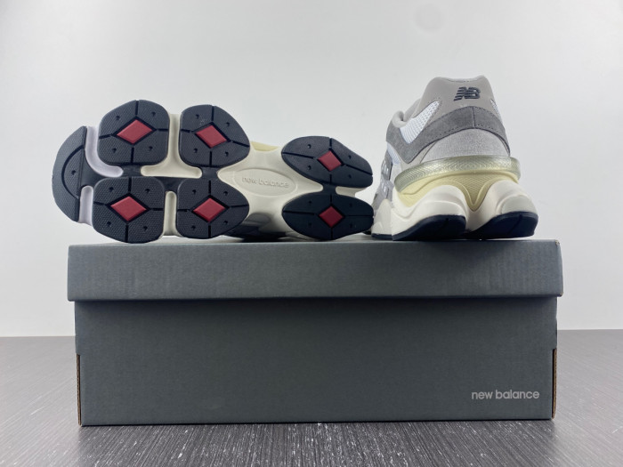 NEW BALANCENew Balance 9060 Rain Cloud Grey - U9060GRY