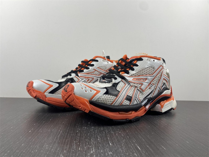 BALCIA RUNNER SNEAKER