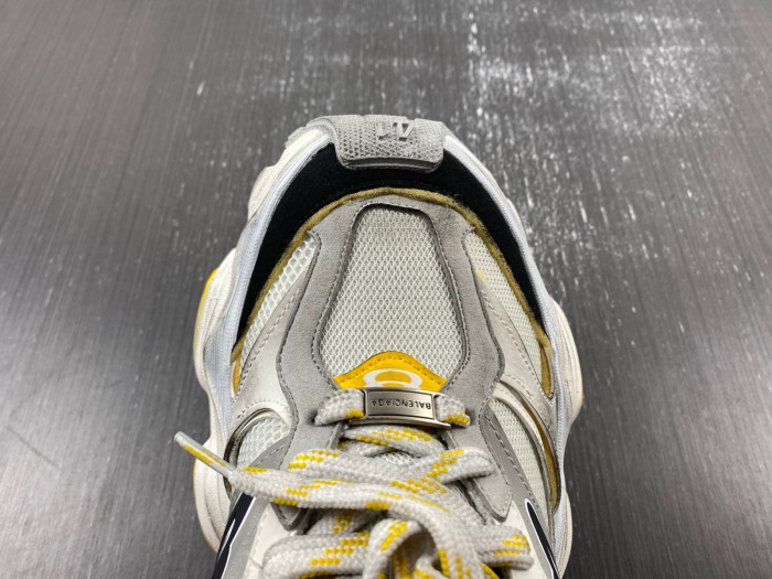 BALCIA RUNNER SNEAKER