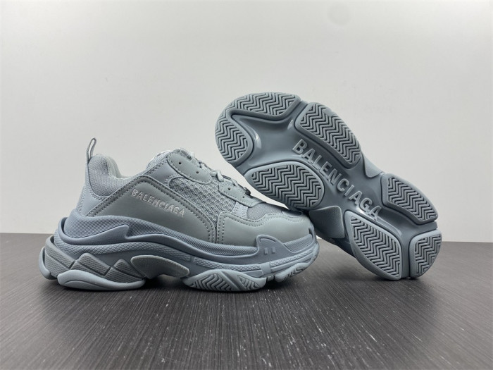 BALCIA Triple S Sneaker