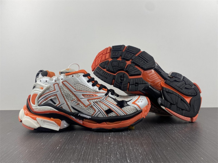 BALCIA RUNNER SNEAKER