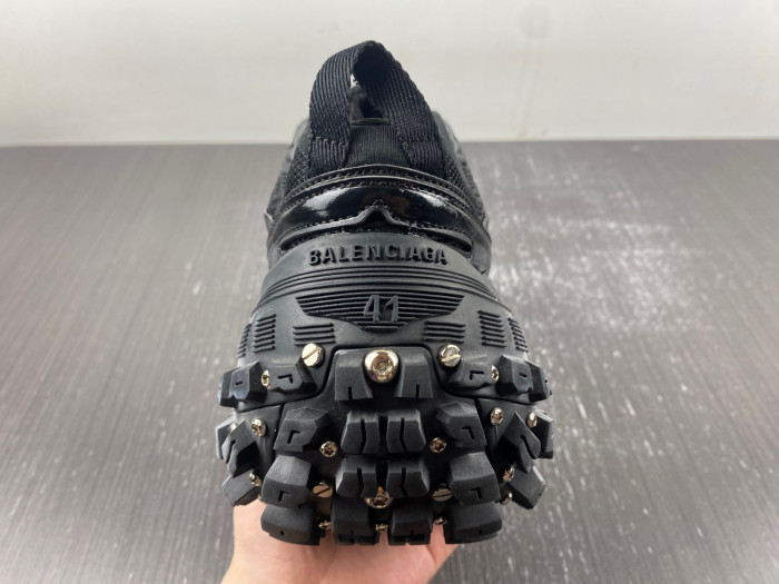 BALCIA DEFENDER SNEAKER
