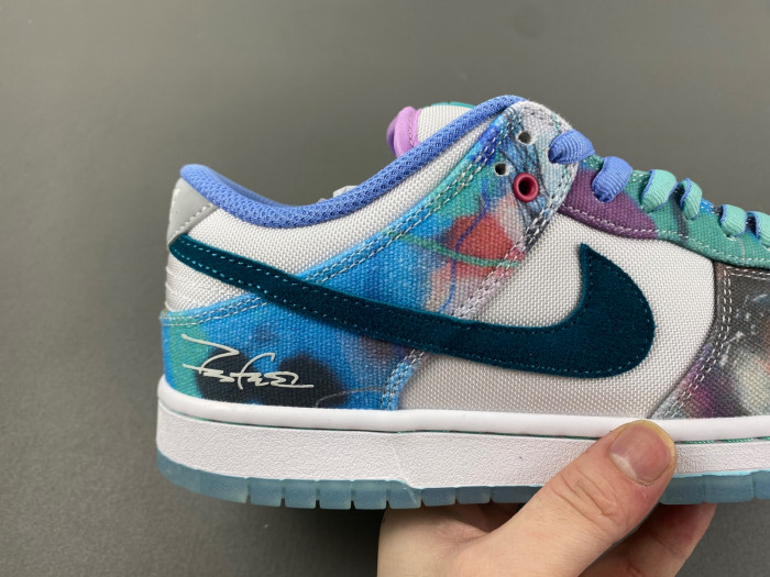 Futura Laboratories x Nike SB Dunk Low Bleached Aqua HF6061-400