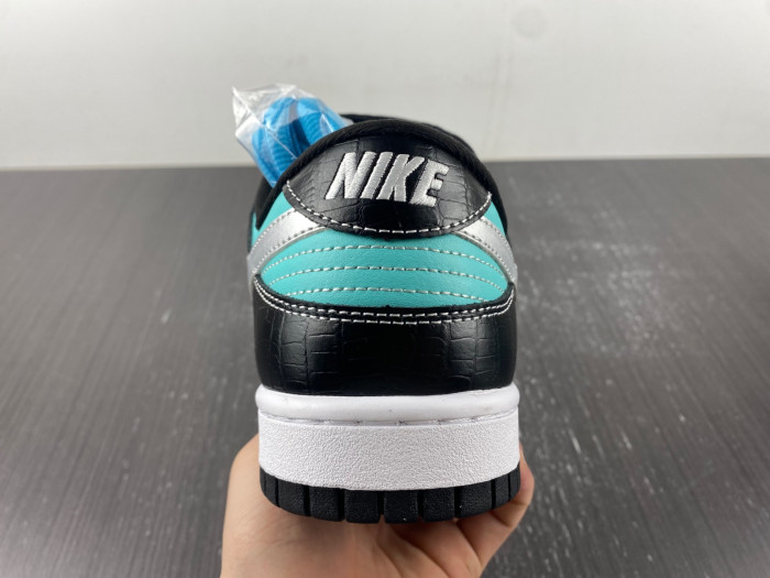 diamond S*pply co. x dunk low pro sb t*f*ny 304292-402