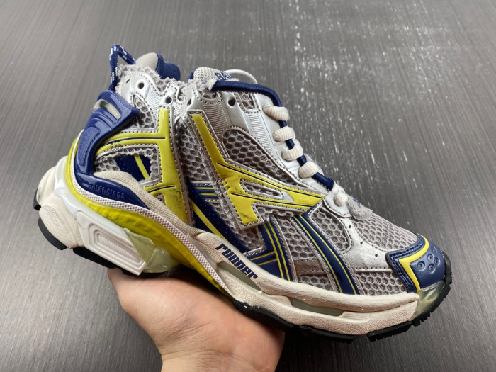 BALCIA RUNNER SNEAKER
