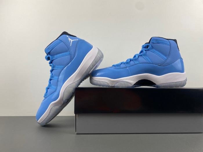 Air Jordan “Ultimate Gift of Flight” Pack 717602-900