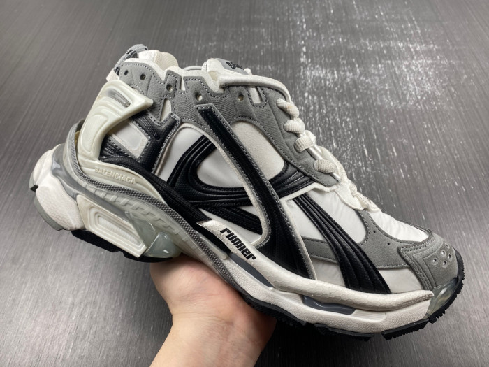 BALCIA RUNNER SNEAKER