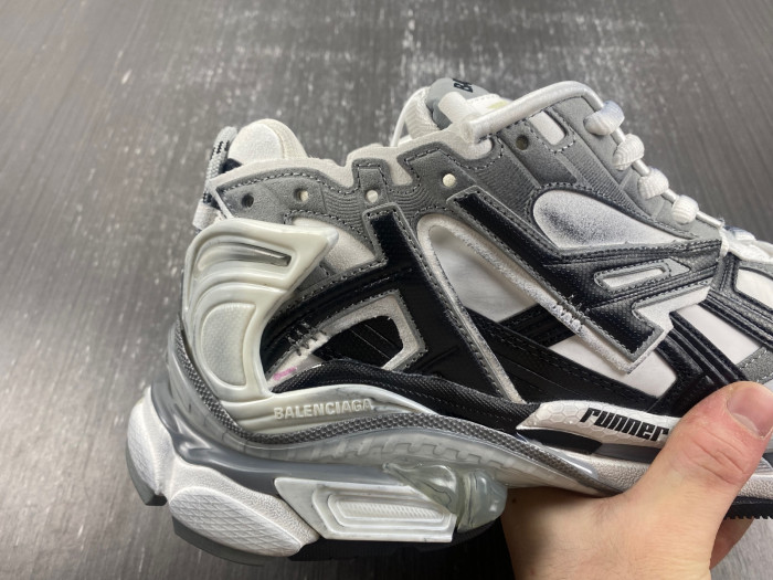 BALCIA RUNNER SNEAKER