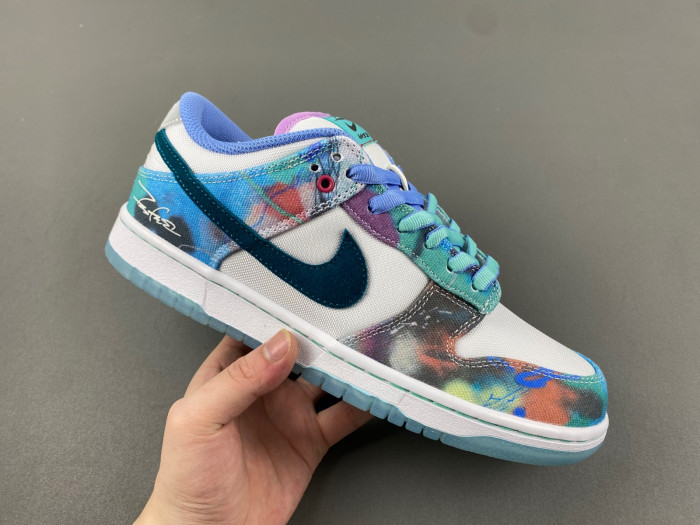 Futura Laboratories x Nike SB Dunk Low Bleached Aqua HF6061-400