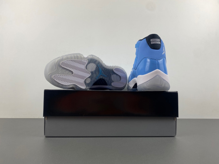 Air Jordan “Ultimate Gift of Flight” Pack 717602-900