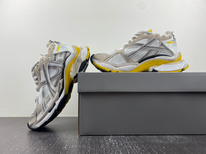 BALCIA RUNNER SNEAKER