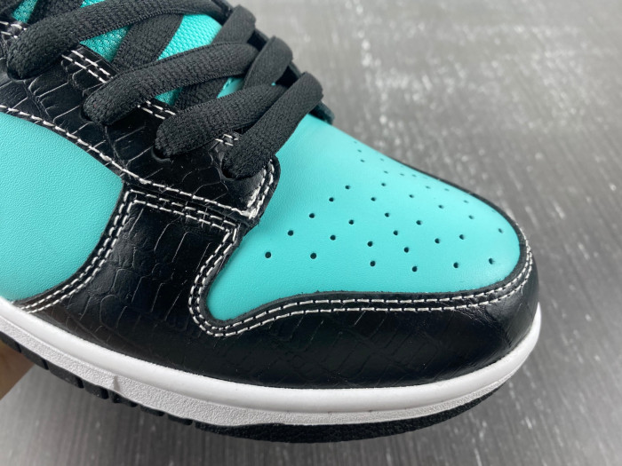 diamond S*pply co. x dunk low pro sb t*f*ny 304292-402