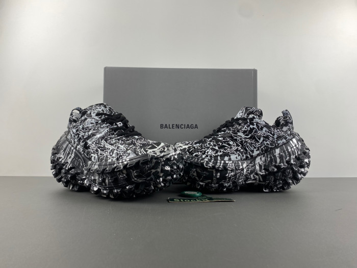 BALCIA DEFENDER SNEAKER