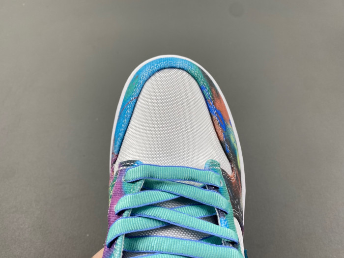 Futura Laboratories x Nike SB Dunk Low Bleached Aqua HF6061-400