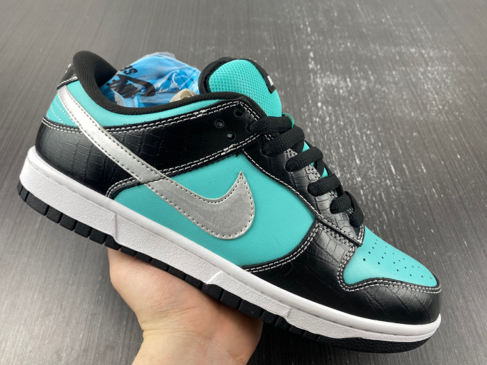 diamond S*pply co. x dunk low pro sb t*f*ny 304292-402