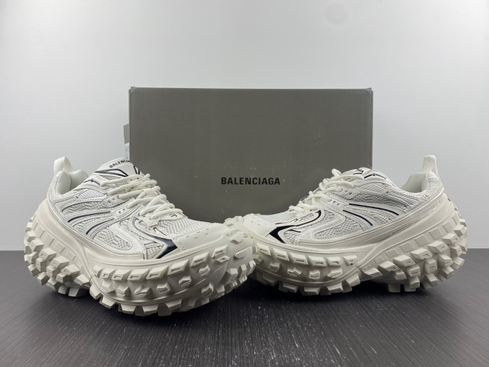 BALCIA DEFENDER SNEAKER
