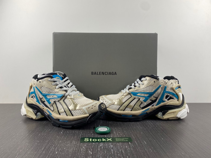 BALCIA RUNNER SNEAKER