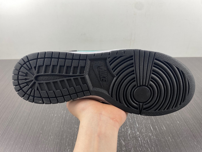 diamond S*pply co. x dunk low pro sb t*f*ny 304292-402