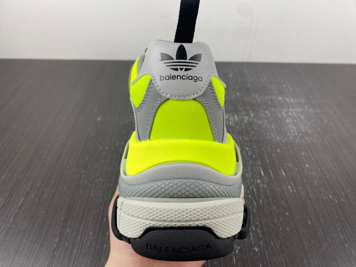 BALCIA TRIPLE S SNEAKER