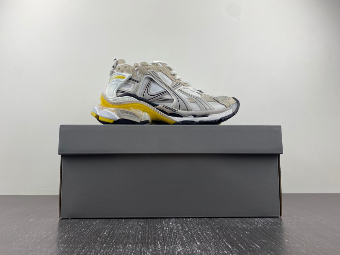 BALCIA RUNNER SNEAKER